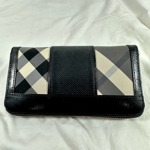 Vintage BURBERRY zip around black wallet credit card holder in tartan pattern - Picture 8 of 15